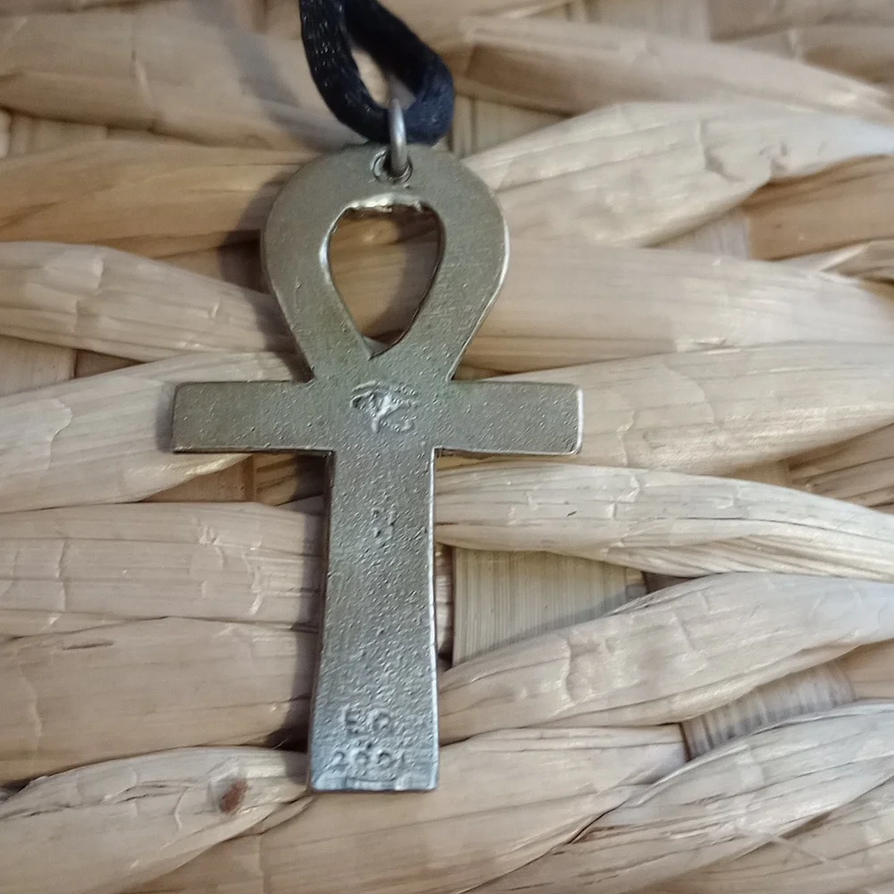 Ankh cross necklace - Picture 3 of 3